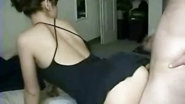Urutan panas dengan Mia Lelani berakhir dengan blowjob yang lembut melayu buat sex dan gempal