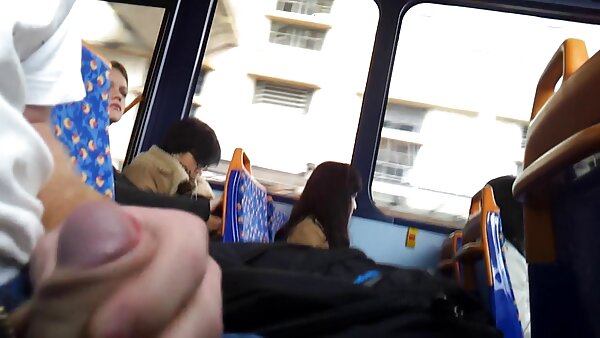 Kekasih awek pantat tembam ayam Zoe Bloom memberikan blowjob yang mantap kepada teman lelakinya yang dikurniakan dengan baik