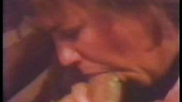 Cangkul kotor Carmen Rose dan Raffaella sedang rakus memakan video sek melayu terkini satu sama lain