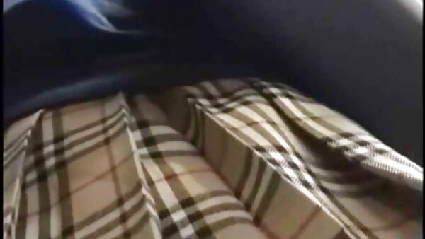 Remaja yang cantik dengan lesung pipit yang bagus awek cun seks Eliza Ibarra disetubuhi dalam klip POV panas
