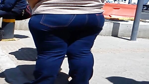Gadis bertatu Randi Wright benar-benar terserap dengan menunggang aksi video lucah batang