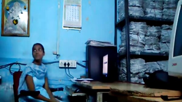 Pelacur awek terkemuka video seks ustazah Alexa Nicole menjilat pukulan perempuan jalangnya