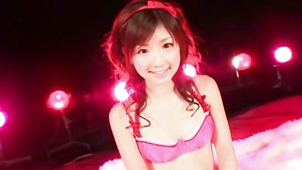 Si rambut coklat seksi yang cantik dan gadis berambut perang menikmati wap video lucah pelajar melayu bertiga MFF